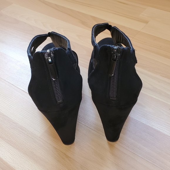 Torrid | Black Strappy Suede Wedges w/ Rounded Toe - Picture 3 of 6